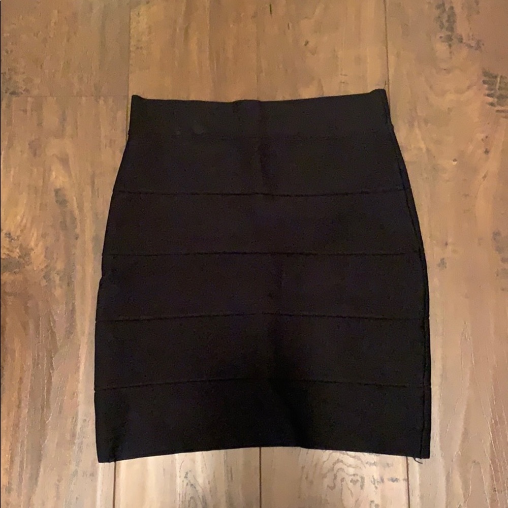 BCBG short bandage skirt